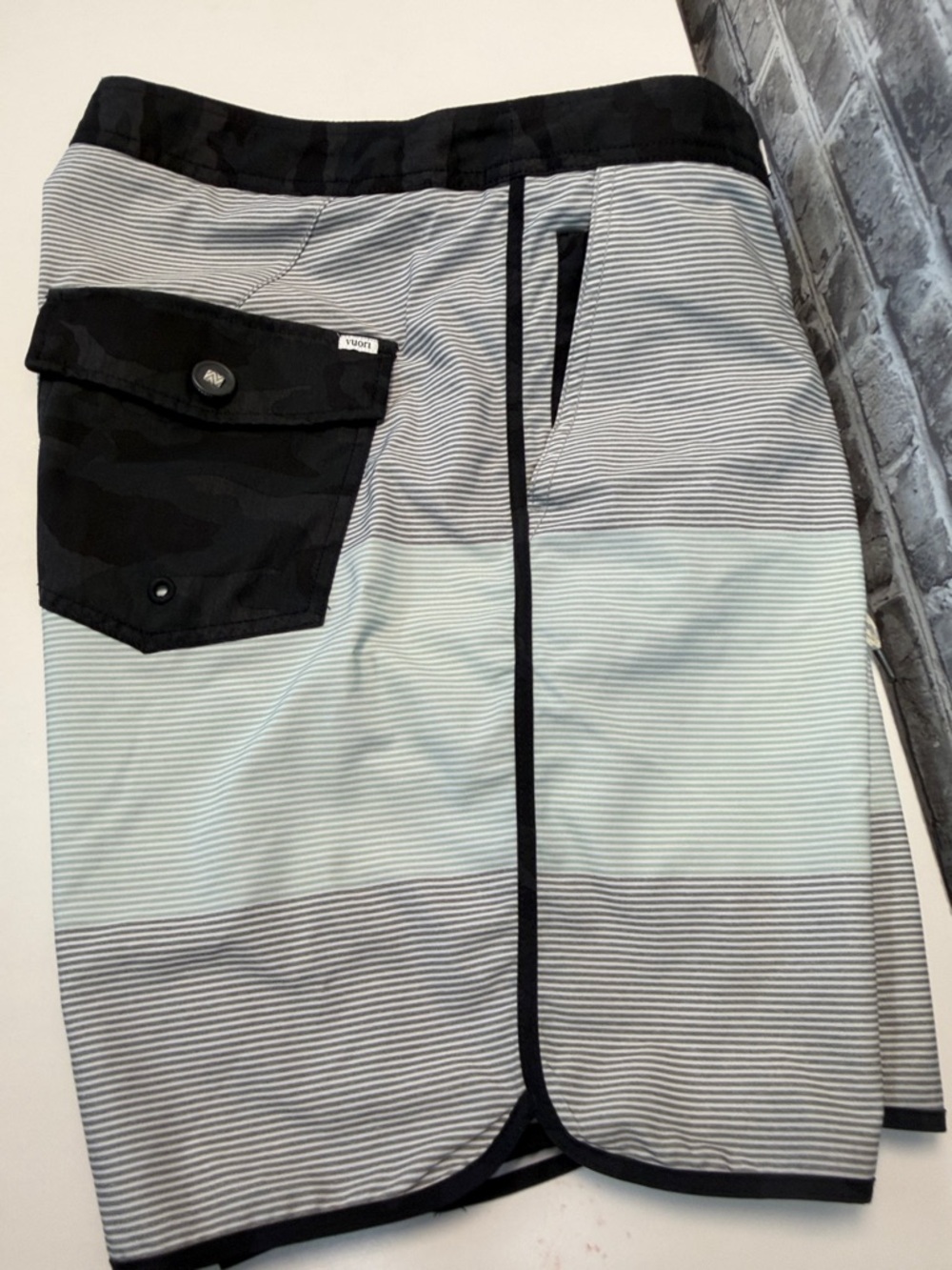 VUORI Men’s Striped Boardshorts - Picture 13 of 13